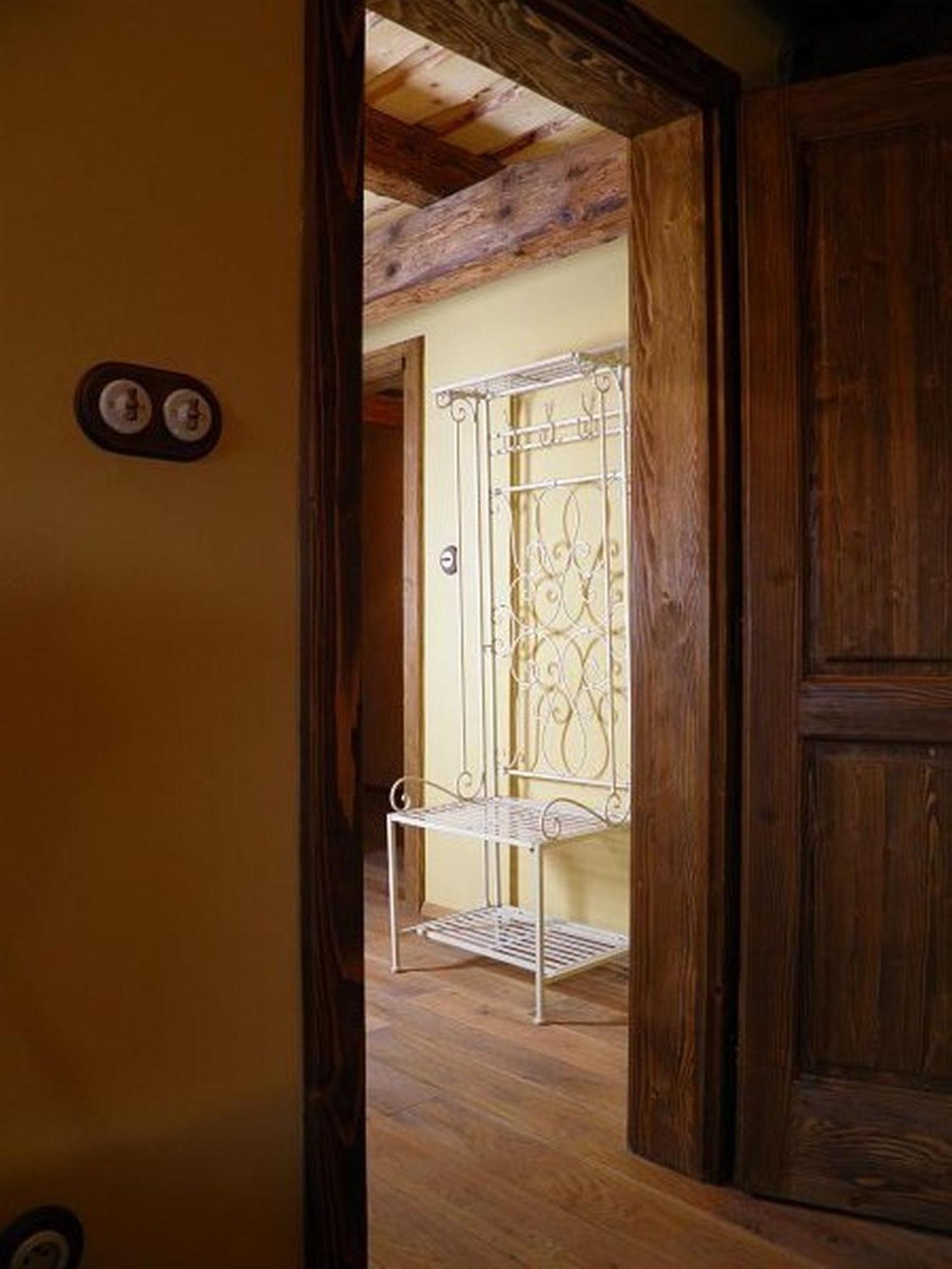 Dvur Olsiny -Hotel And Horse-Riding Karviná Стая снимка