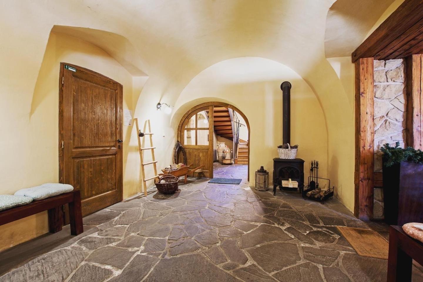 Dvur Olsiny -Hotel And Horse-Riding Karviná Екстериор снимка