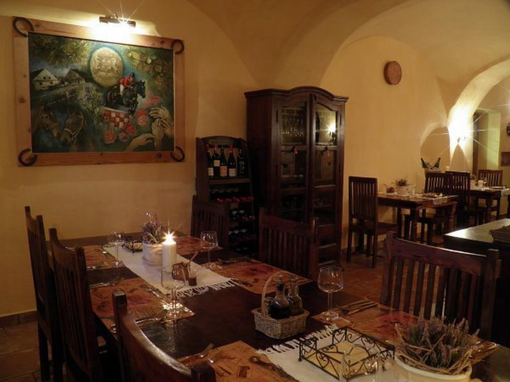 Dvur Olsiny -Hotel And Horse-Riding Karviná Екстериор снимка