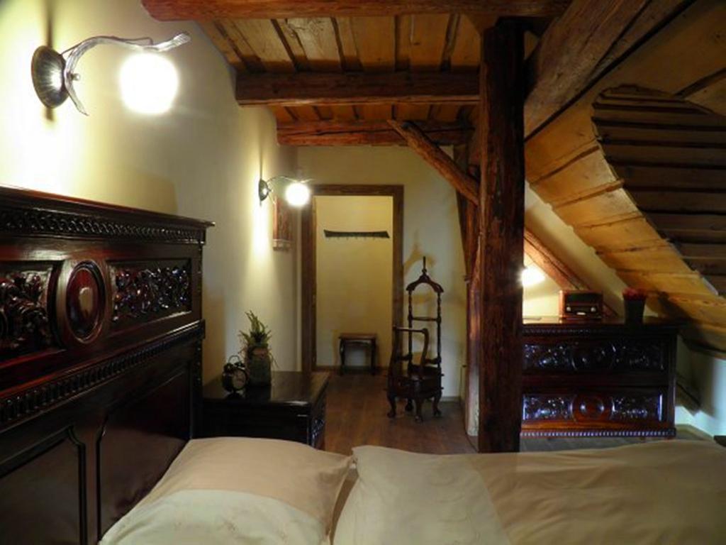 Dvur Olsiny -Hotel And Horse-Riding Karviná Стая снимка