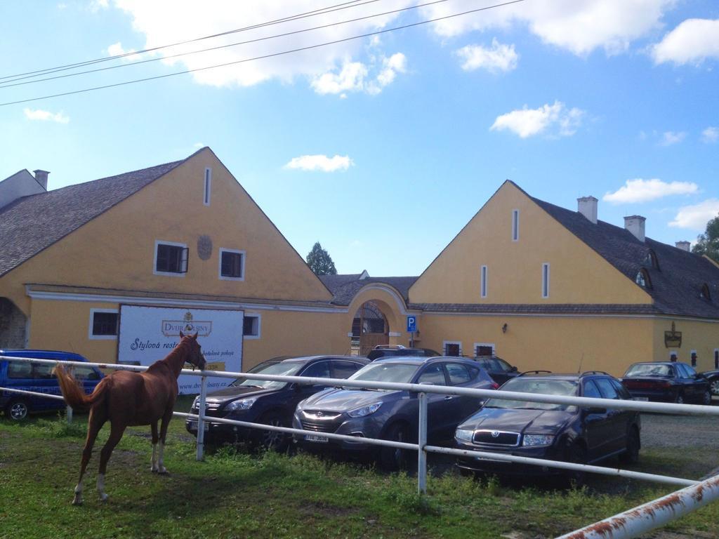 Dvur Olsiny -Hotel And Horse-Riding Karviná Екстериор снимка