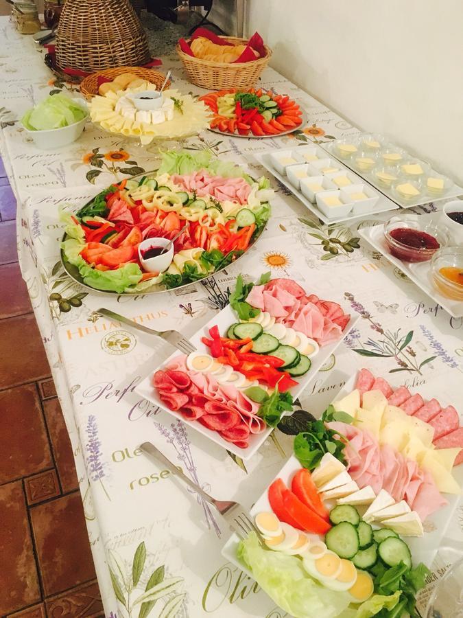 Dvur Olsiny -Hotel And Horse-Riding Karviná Екстериор снимка